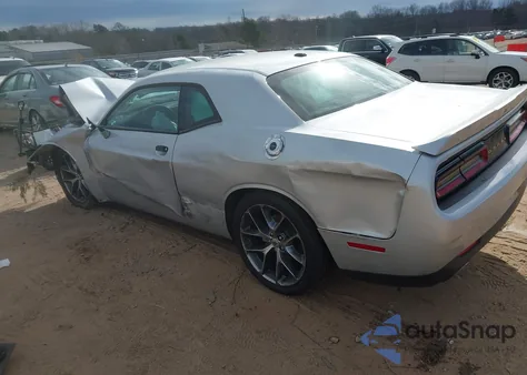 2022 Dodge Challenger Gt z USA, uszkodzony, nr VIN 2C3CDZJG9NH230046